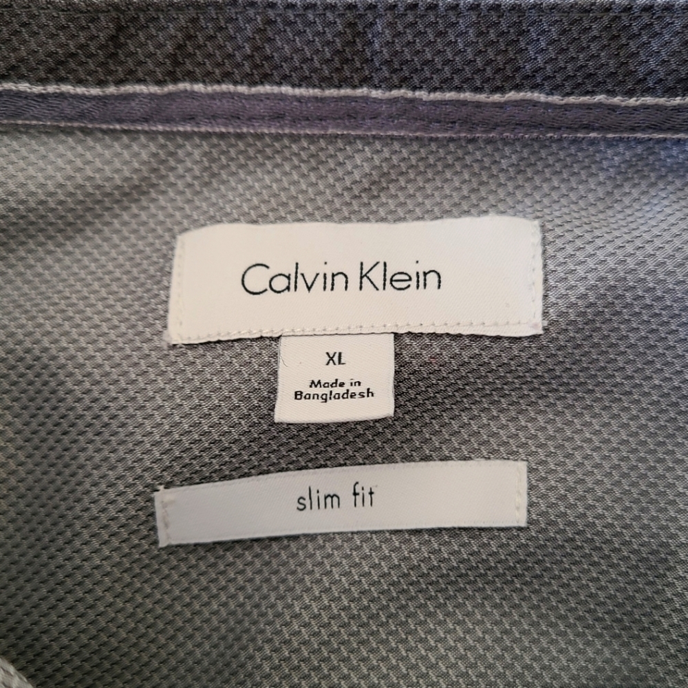 Calvin Klein Men's Long Sleeve Dress Shirt, Size XL Slim Fit